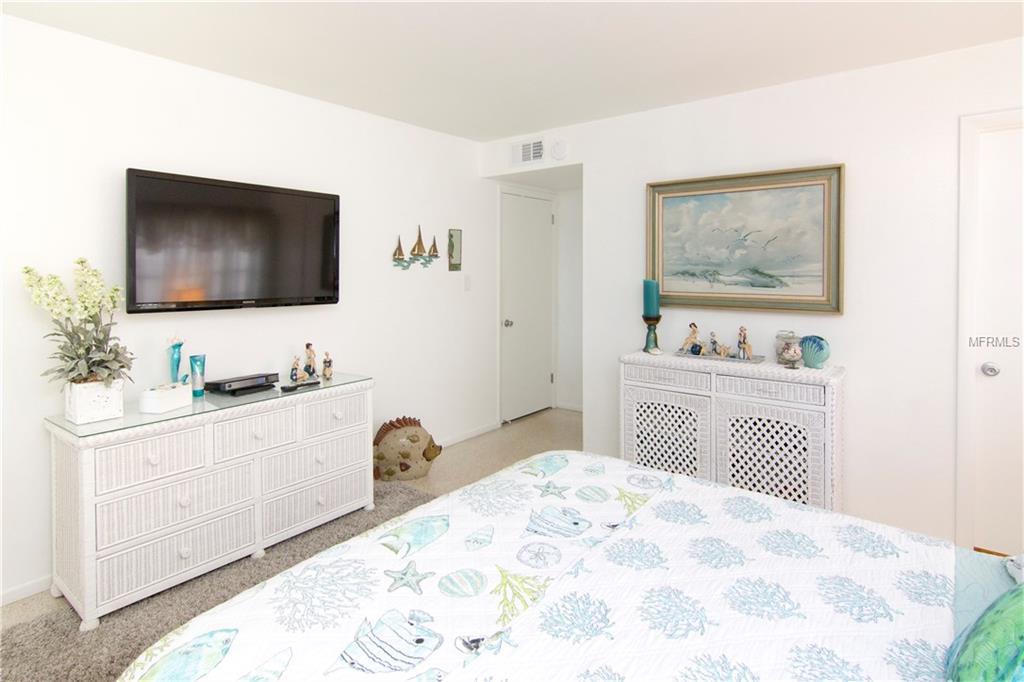 5400 GULF DRIVE, HOLMES BEACH, Florida 34217, 2 Bedrooms Bedrooms, 5 Rooms Rooms,2 BathroomsBathrooms,Residential,For sale,GULF DRIVE,A4189241