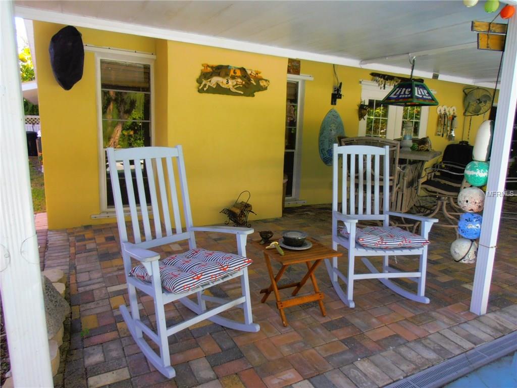 1549 DELAWARE AVENUE NE, ST PETERSBURG, Florida 33703, 3 Bedrooms Bedrooms, 6 Rooms Rooms,2 BathroomsBathrooms,Residential,For sale,DELAWARE,W7635873