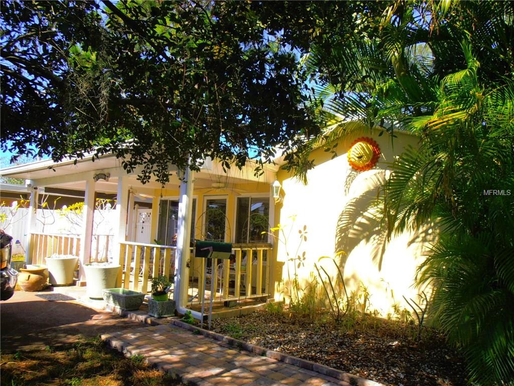 1549 DELAWARE AVENUE NE, ST PETERSBURG, Florida 33703, 3 Bedrooms Bedrooms, 6 Rooms Rooms,2 BathroomsBathrooms,Residential,For sale,DELAWARE,W7635873