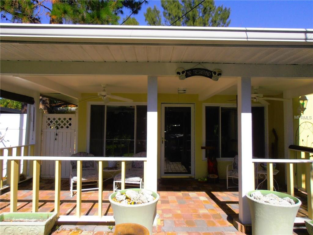 1549 DELAWARE AVENUE NE, ST PETERSBURG, Florida 33703, 3 Bedrooms Bedrooms, 6 Rooms Rooms,2 BathroomsBathrooms,Residential,For sale,DELAWARE,W7635873