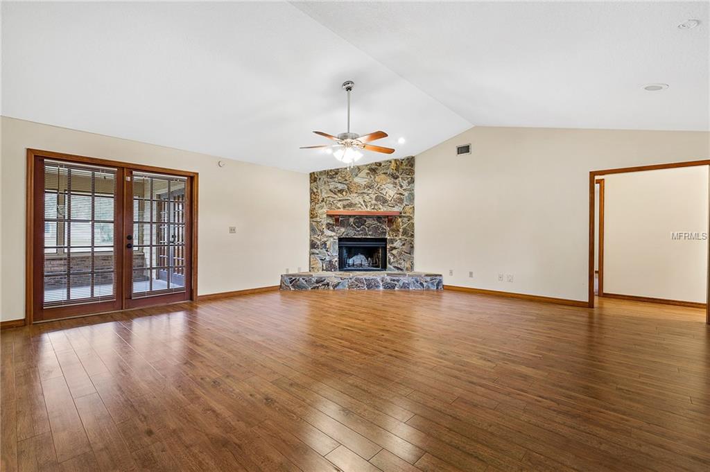 2430 MOCKINGBIRD AVE, SAINT CLOUD, Florida 34771, 4 Bedrooms Bedrooms, 6 Rooms Rooms,2 BathroomsBathrooms,Residential,For sale,MOCKINGBIRD AVE,S4856456