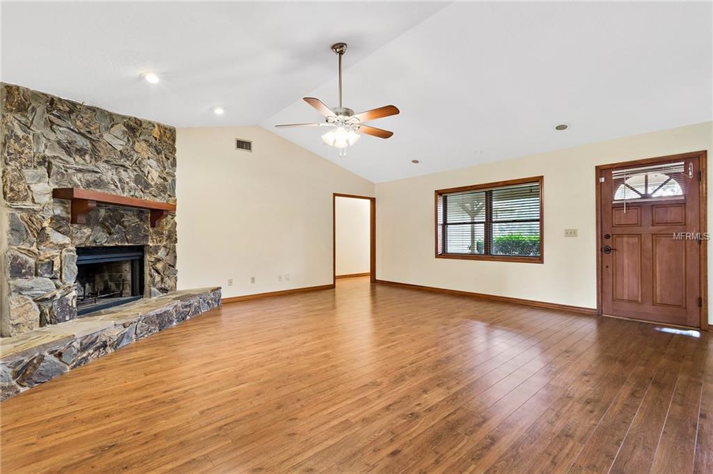 2430 MOCKINGBIRD AVE, SAINT CLOUD, Florida 34771, 4 Bedrooms Bedrooms, 6 Rooms Rooms,2 BathroomsBathrooms,Residential,For sale,MOCKINGBIRD AVE,S4856456