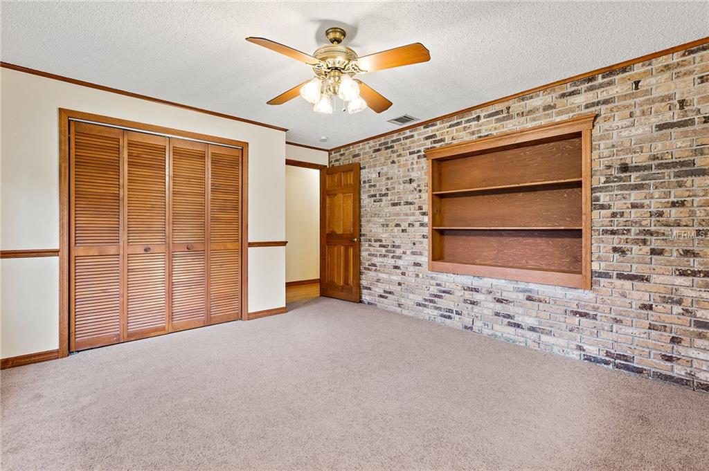 2430 MOCKINGBIRD AVE, SAINT CLOUD, Florida 34771, 4 Bedrooms Bedrooms, 6 Rooms Rooms,2 BathroomsBathrooms,Residential,For sale,MOCKINGBIRD AVE,S4856456