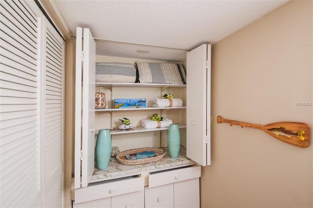 5055 N BEACH ROAD, ENGLEWOOD, Florida 34223, 2 Bedrooms Bedrooms, 4 Rooms Rooms,1 BathroomBathrooms,Residential,For sale,BEACH,D5922775