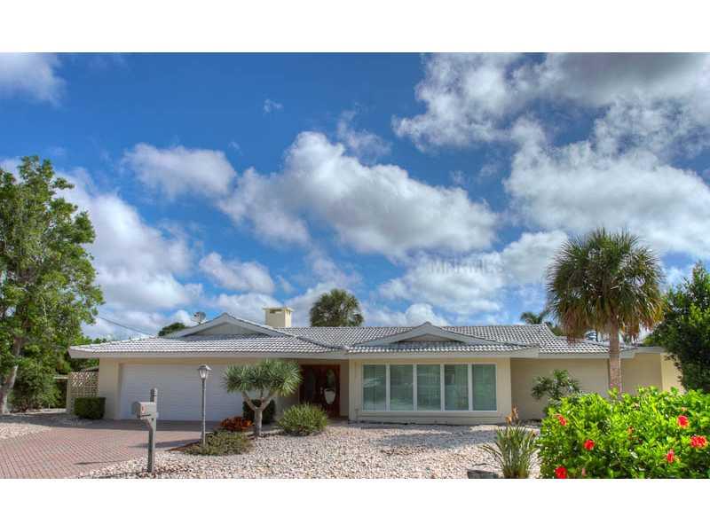 5519 AZURE WAY, SARASOTA, Florida 34242, 4 Bedrooms Bedrooms, ,3 BathroomsBathrooms,Rental,For Rent,AZURE,A3984202