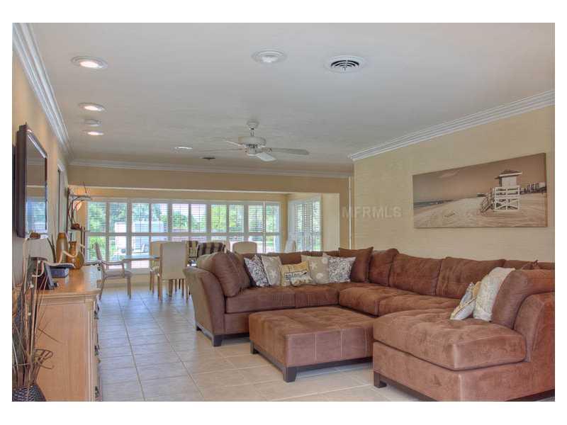 5519 AZURE WAY, SARASOTA, Florida 34242, 4 Bedrooms Bedrooms, ,3 BathroomsBathrooms,Rental,For Rent,AZURE,A3984202