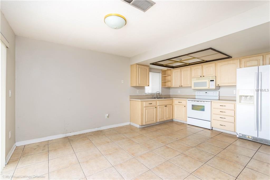 11238 HAVERSHAM COURT, ORLANDO, Florida 32837, 4 Bedrooms Bedrooms, 3 Rooms Rooms,2 BathroomsBathrooms,Residential,For sale,HAVERSHAM,O5560939