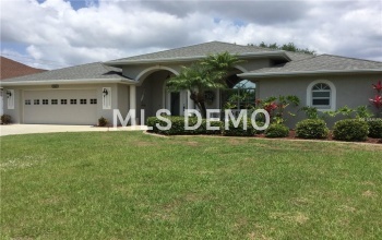 563 BOUNDARY BOULEVARD, ROTONDA WEST, Florida 33947, 3 Bedrooms Bedrooms, ,2 BathroomsBathrooms,Rental,Short-term,BOUNDARY,D5789997