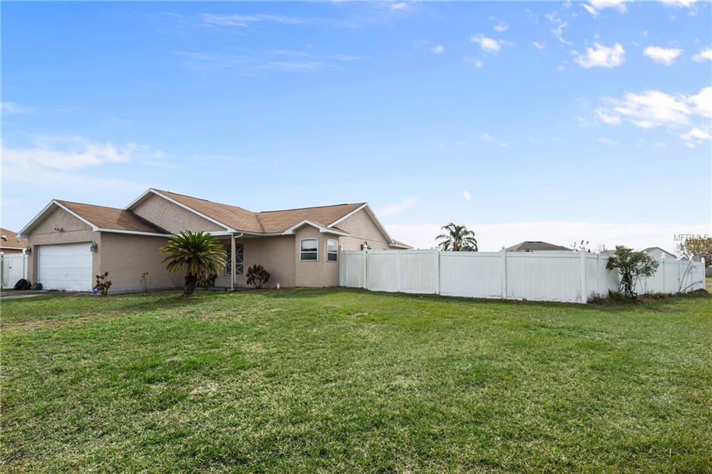 119 WHITEHALL WAY, KISSIMMEE, Florida 34758, 3 Bedrooms Bedrooms, 5 Rooms Rooms,2 BathroomsBathrooms,Residential,For sale,WHITEHALL,O5561450