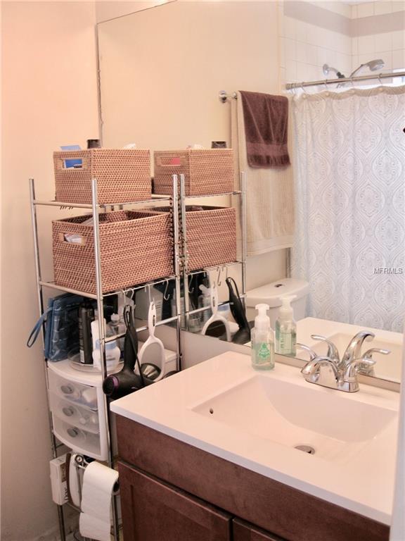 2200 HENDERSON DRIVE, ORLANDO, Florida 32806, 3 Bedrooms Bedrooms, 6 Rooms Rooms,2 BathroomsBathrooms,Residential,For sale,HENDERSON,O5561630