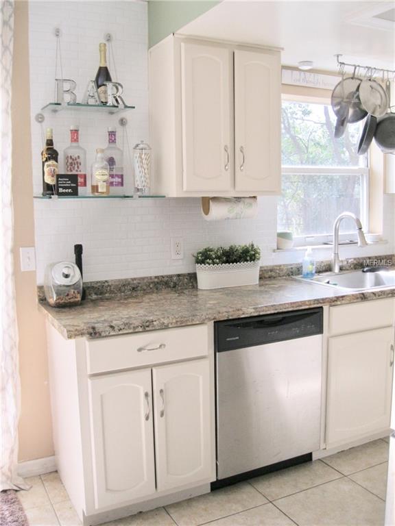 2200 HENDERSON DRIVE, ORLANDO, Florida 32806, 3 Bedrooms Bedrooms, 6 Rooms Rooms,2 BathroomsBathrooms,Residential,For sale,HENDERSON,O5561630