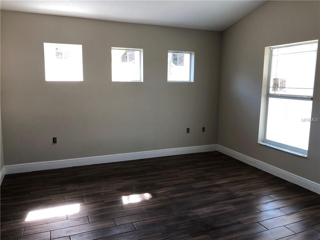 927 17TH STREET N, ST PETERSBURG, Florida 33712, 3 Bedrooms Bedrooms, 5 Rooms Rooms,2 BathroomsBathrooms,Residential,For sale,17TH,T2905692