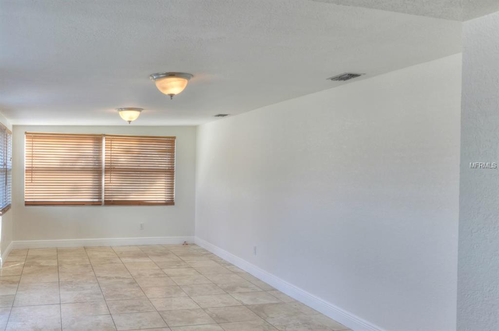 8199 MARTIN LANE, SEMINOLE, Florida 33777, 3 Bedrooms Bedrooms, 6 Rooms Rooms,2 BathroomsBathrooms,Residential,For sale,MARTIN,U7843428