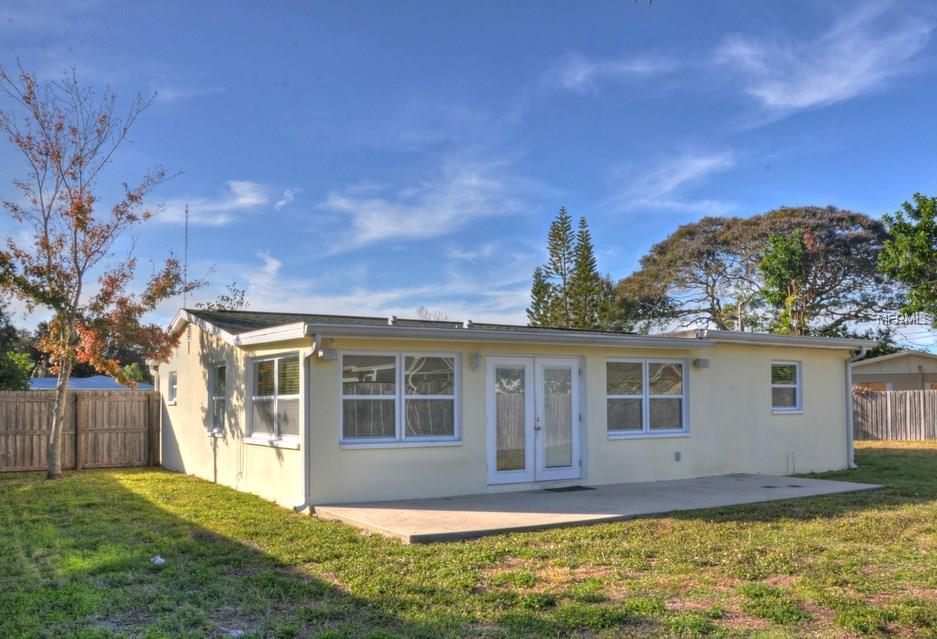 8199 MARTIN LANE, SEMINOLE, Florida 33777, 3 Bedrooms Bedrooms, 6 Rooms Rooms,2 BathroomsBathrooms,Residential,For sale,MARTIN,U7843428