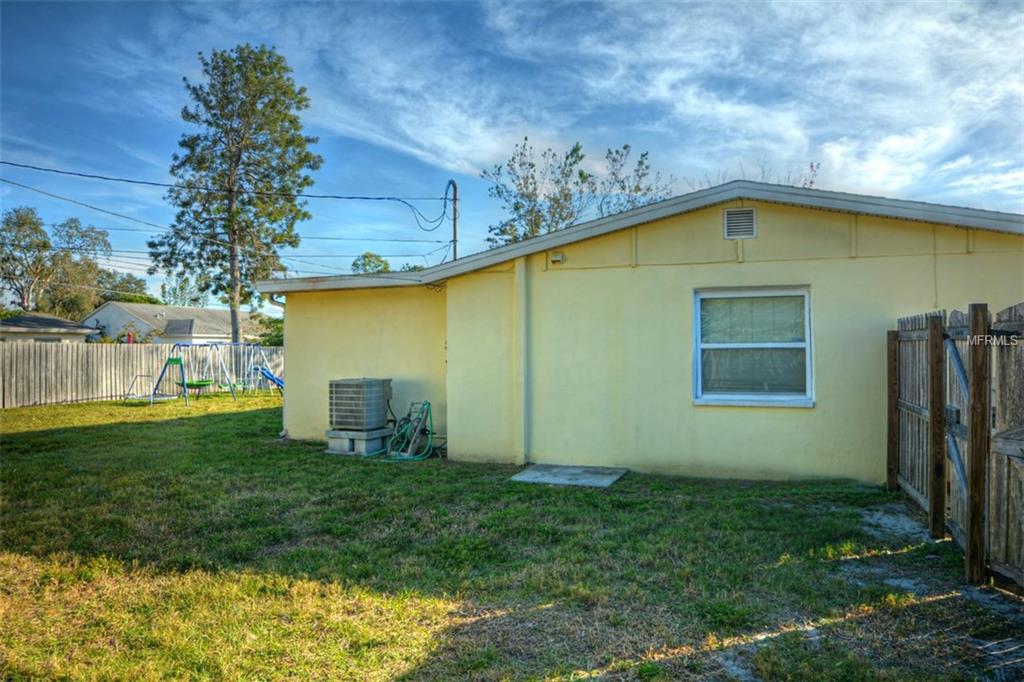 8199 MARTIN LANE, SEMINOLE, Florida 33777, 3 Bedrooms Bedrooms, 6 Rooms Rooms,2 BathroomsBathrooms,Residential,For sale,MARTIN,U7843428