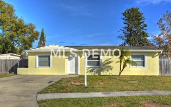 8199 MARTIN LANE, SEMINOLE, Florida 33777, 3 Bedrooms Bedrooms, 6 Rooms Rooms,2 BathroomsBathrooms,Residential,For sale,MARTIN,U7843428