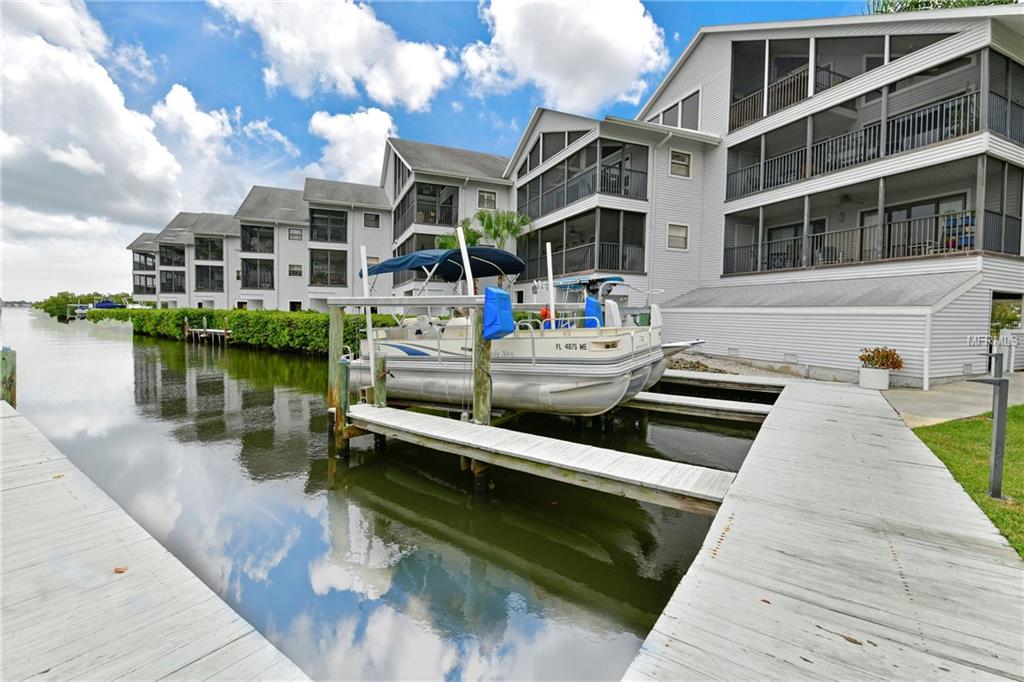 515 LEFFINGWELL AVENUE, ELLENTON, Florida 34222, 3 Bedrooms Bedrooms, 7 Rooms Rooms,3 BathroomsBathrooms,Residential,For sale,LEFFINGWELL,A4208278