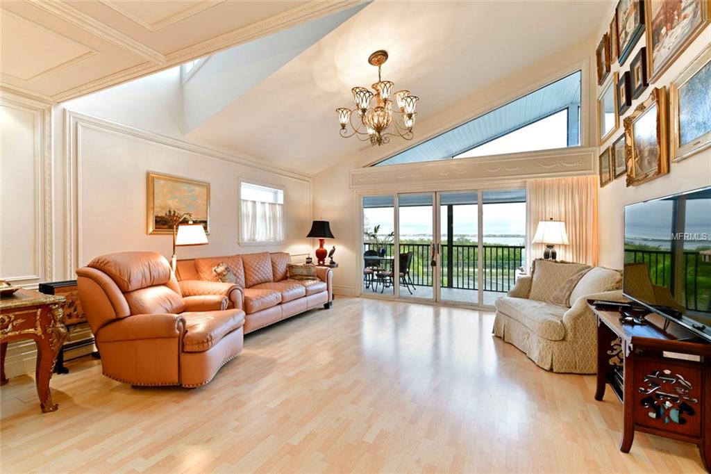 515 LEFFINGWELL AVENUE, ELLENTON, Florida 34222, 3 Bedrooms Bedrooms, 7 Rooms Rooms,3 BathroomsBathrooms,Residential,For sale,LEFFINGWELL,A4208278