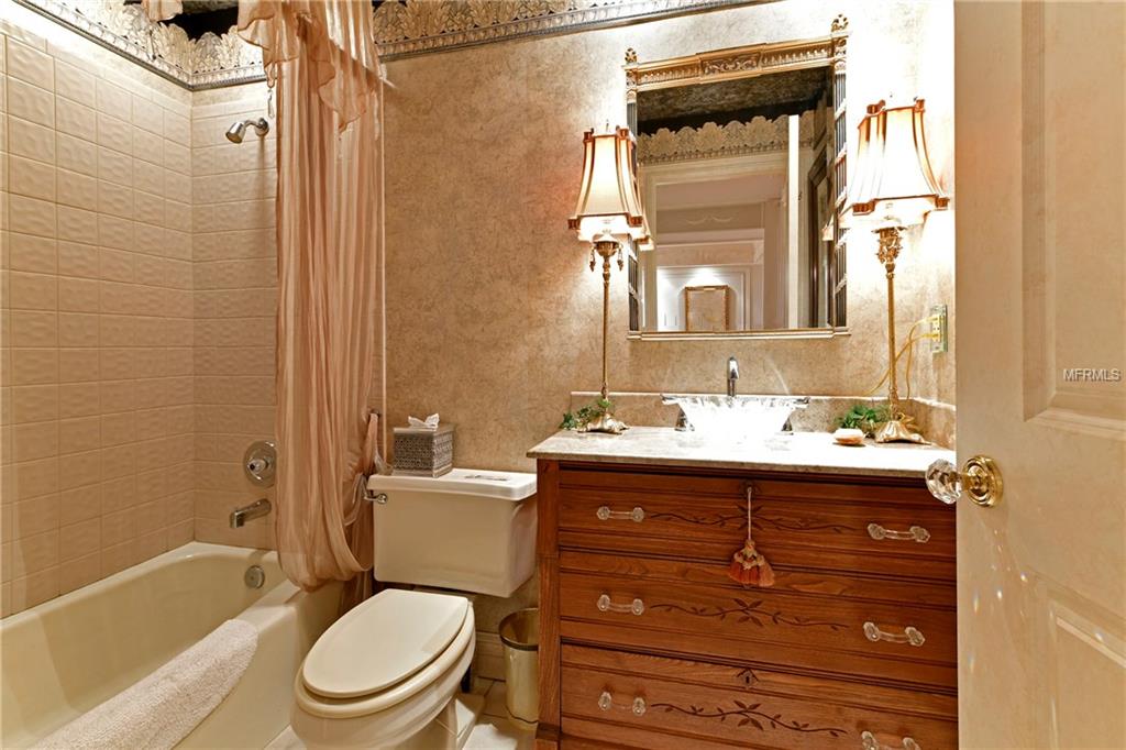 515 LEFFINGWELL AVENUE, ELLENTON, Florida 34222, 3 Bedrooms Bedrooms, 7 Rooms Rooms,3 BathroomsBathrooms,Residential,For sale,LEFFINGWELL,A4208278