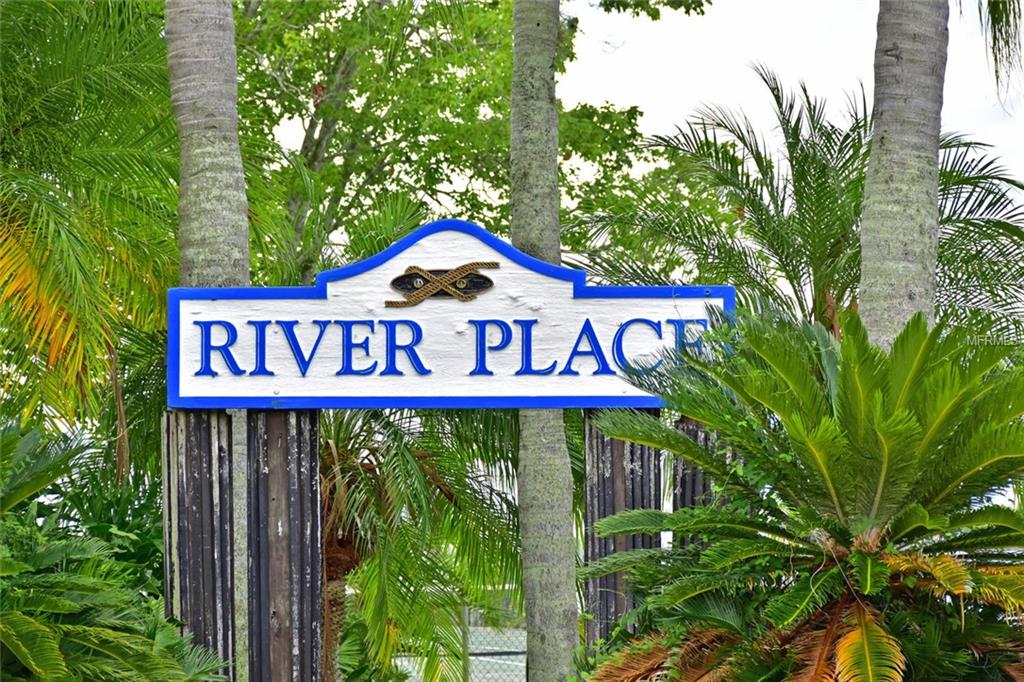 515 LEFFINGWELL AVENUE, ELLENTON, Florida 34222, 3 Bedrooms Bedrooms, 7 Rooms Rooms,3 BathroomsBathrooms,Residential,For sale,LEFFINGWELL,A4208278