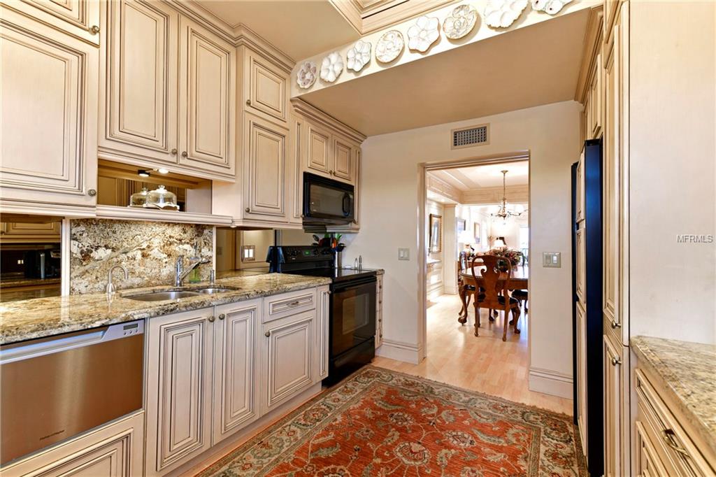 515 LEFFINGWELL AVENUE, ELLENTON, Florida 34222, 3 Bedrooms Bedrooms, 7 Rooms Rooms,3 BathroomsBathrooms,Residential,For sale,LEFFINGWELL,A4208278