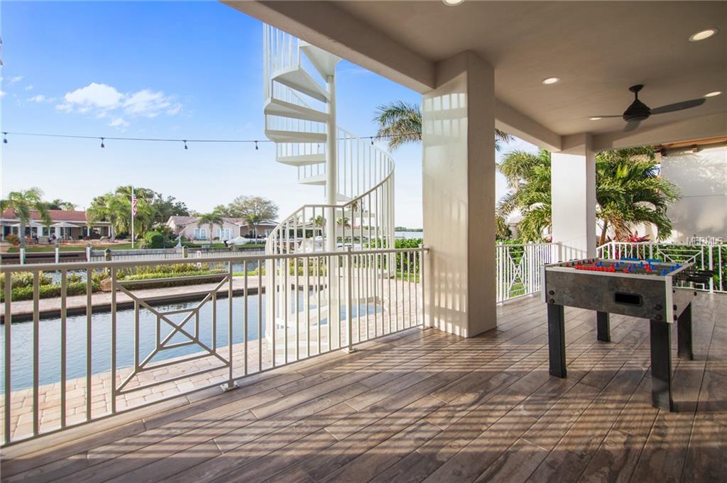 2075 CAROLINA AVENUE NE, ST PETERSBURG, Florida 33703, 5 Bedrooms Bedrooms, 4 Rooms Rooms,4 BathroomsBathrooms,Residential,For sale,CAROLINA,U7847471