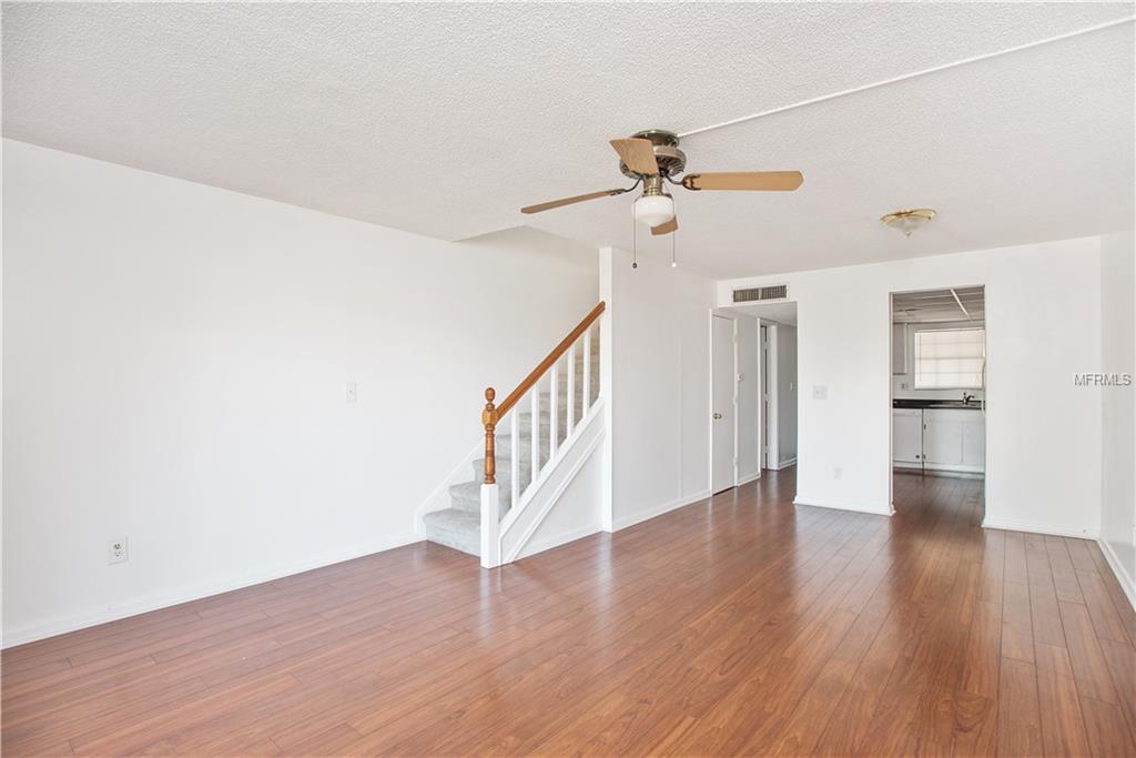 122 N KINGS AVENUE, BRANDON, Florida 33510, 2 Bedrooms Bedrooms, 4 Rooms Rooms,1 BathroomBathrooms,Residential,For sale,KINGS,T2928462