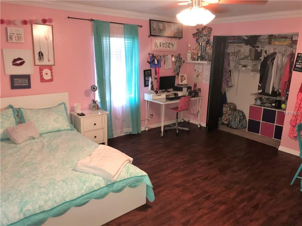 1120 DORA AVENUE, TAVARES, Florida 32778, 4 Bedrooms Bedrooms, 6 Rooms Rooms,2 BathroomsBathrooms,Residential,For sale,DORA,G4852819