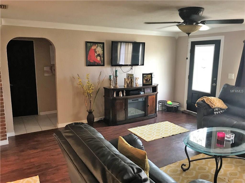 1120 DORA AVENUE, TAVARES, Florida 32778, 4 Bedrooms Bedrooms, 6 Rooms Rooms,2 BathroomsBathrooms,Residential,For sale,DORA,G4852819