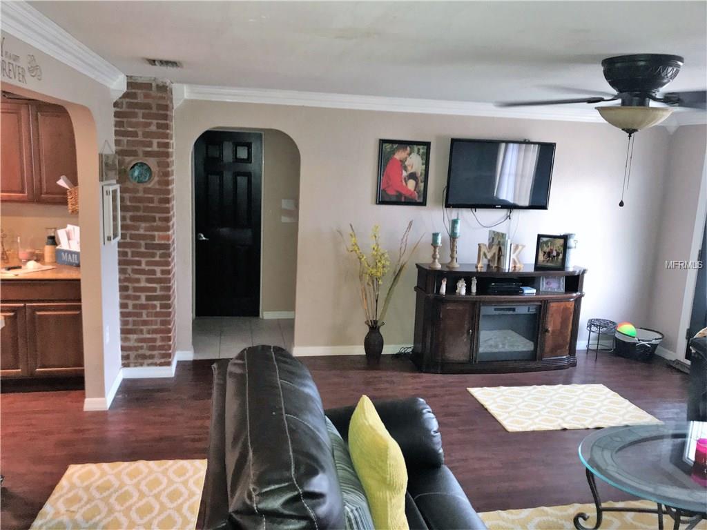 1120 DORA AVENUE, TAVARES, Florida 32778, 4 Bedrooms Bedrooms, 6 Rooms Rooms,2 BathroomsBathrooms,Residential,For sale,DORA,G4852819