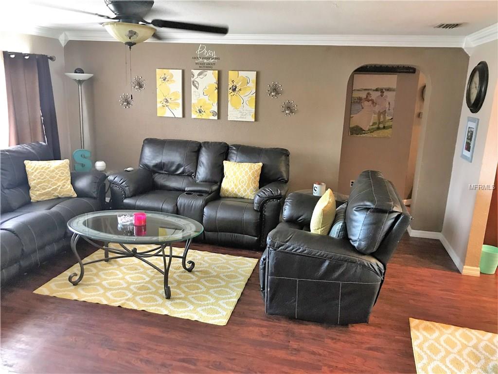 1120 DORA AVENUE, TAVARES, Florida 32778, 4 Bedrooms Bedrooms, 6 Rooms Rooms,2 BathroomsBathrooms,Residential,For sale,DORA,G4852819