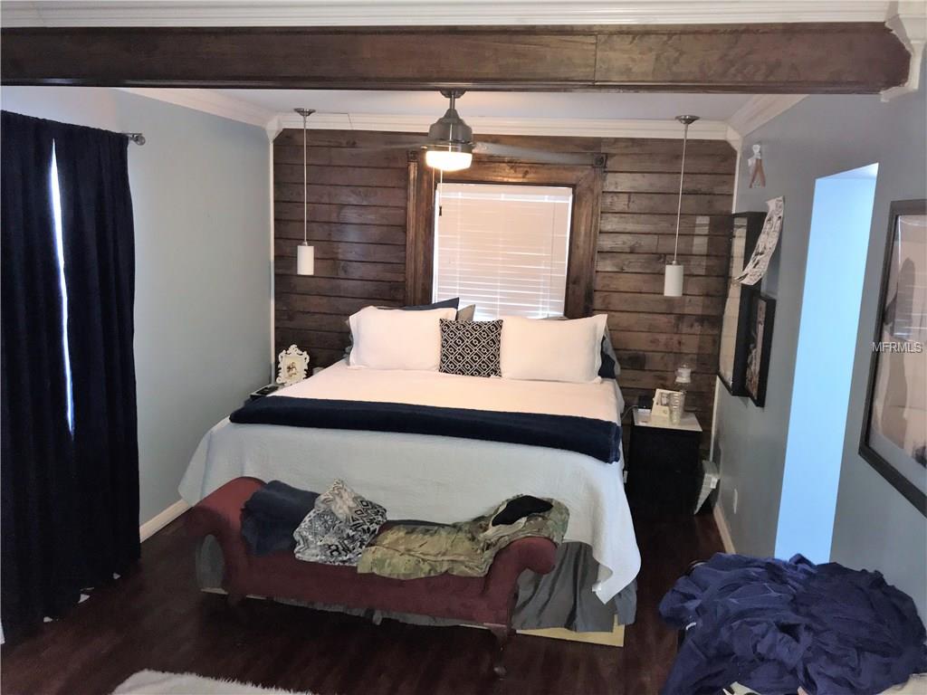 1120 DORA AVENUE, TAVARES, Florida 32778, 4 Bedrooms Bedrooms, 6 Rooms Rooms,2 BathroomsBathrooms,Residential,For sale,DORA,G4852819