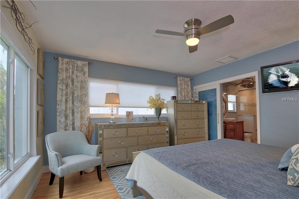 308 173RD AVENUE E, NORTH REDINGTON BEACH, Florida 33708, 2 Bedrooms Bedrooms, 5 Rooms Rooms,2 BathroomsBathrooms,Residential,For sale,173RD,U7840614