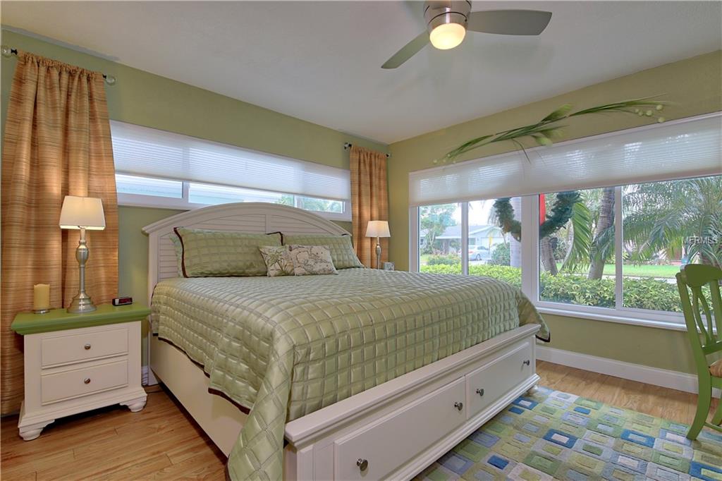 308 173RD AVENUE E, NORTH REDINGTON BEACH, Florida 33708, 2 Bedrooms Bedrooms, 5 Rooms Rooms,2 BathroomsBathrooms,Residential,For sale,173RD,U7840614