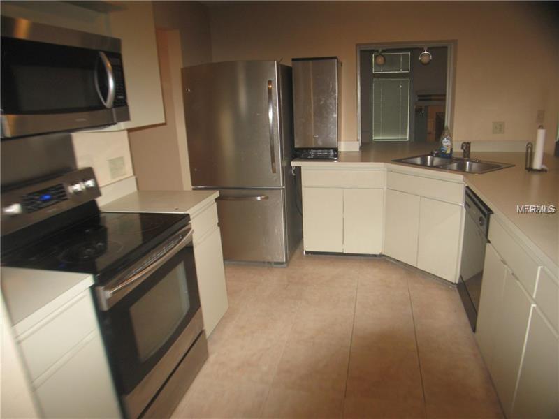 211 TOLLGATE TRAIL, LONGWOOD, Florida 32750, 3 Bedrooms Bedrooms, 7 Rooms Rooms,2 BathroomsBathrooms,Residential,For sale,TOLLGATE,O5556263