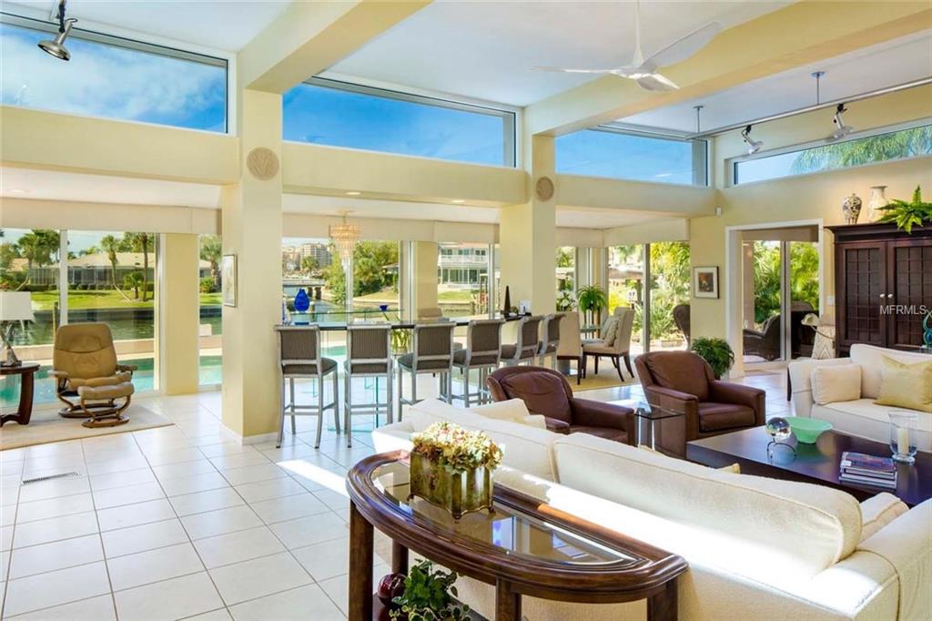 612 SNUG ISLAND, CLEARWATER BEACH, Florida 33767, 4 Bedrooms Bedrooms, 6 Rooms Rooms,3 BathroomsBathrooms,Residential,For sale,SNUG,U7801795