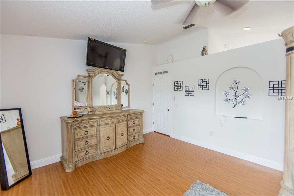 5019 TOULON DRIVE, ORLANDO, Florida 32839, 5 Bedrooms Bedrooms, 11 Rooms Rooms,2 BathroomsBathrooms,Residential,For sale,TOULON,O5542186