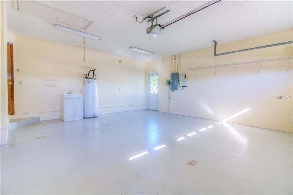 2161 RAINBOWER DRIVE, LAKELAND, Florida 33810, 3 Bedrooms Bedrooms, 9 Rooms Rooms,2 BathroomsBathrooms,Residential,For sale,RAINBOWER,S4853366