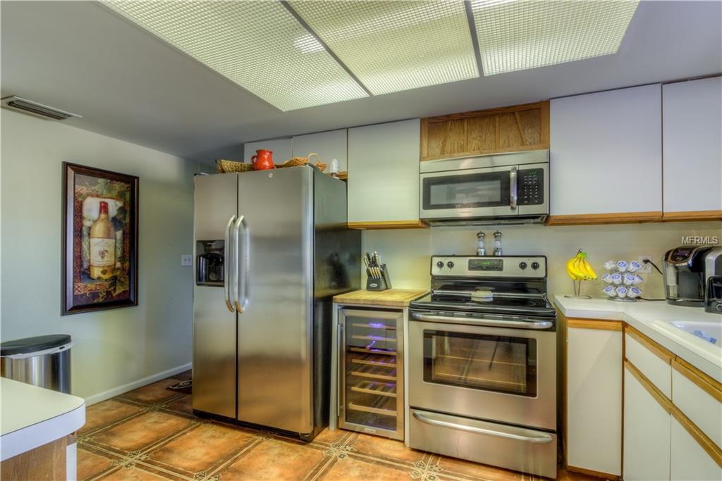 2116 SELKIRK LANE N, LAKELAND, Florida 33813, 4 Bedrooms Bedrooms, 8 Rooms Rooms,3 BathroomsBathrooms,Residential,For sale,SELKIRK,L4724177