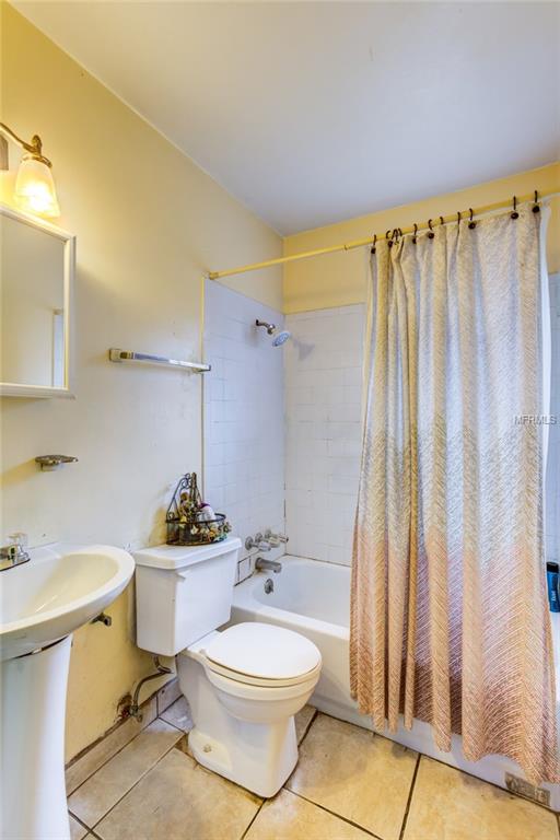 602 DIXSON STREET, ORANGE CITY, Florida 32763, 2 Bedrooms Bedrooms, 3 Rooms Rooms,1 BathroomBathrooms,Residential,For sale,DIXSON,G4851095