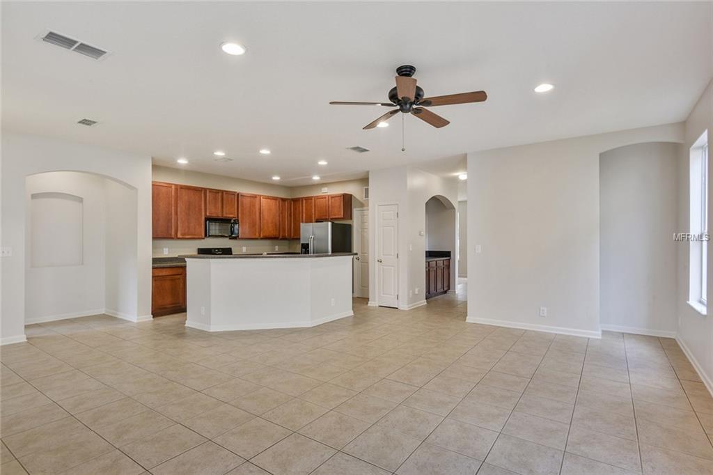 409 PARK LAKE DRIVE, DELAND, Florida 32724, 4 Bedrooms Bedrooms, 9 Rooms Rooms,2 BathroomsBathrooms,Residential,For sale,PARK LAKE,V4722430