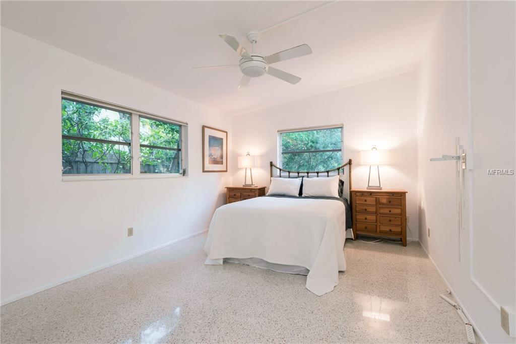 701 PINELLAS POINT DRIVE S, ST PETERSBURG, Florida 33705, 3 Bedrooms Bedrooms, 9 Rooms Rooms,2 BathroomsBathrooms,Residential,For sale,PINELLAS POINT,U7845808