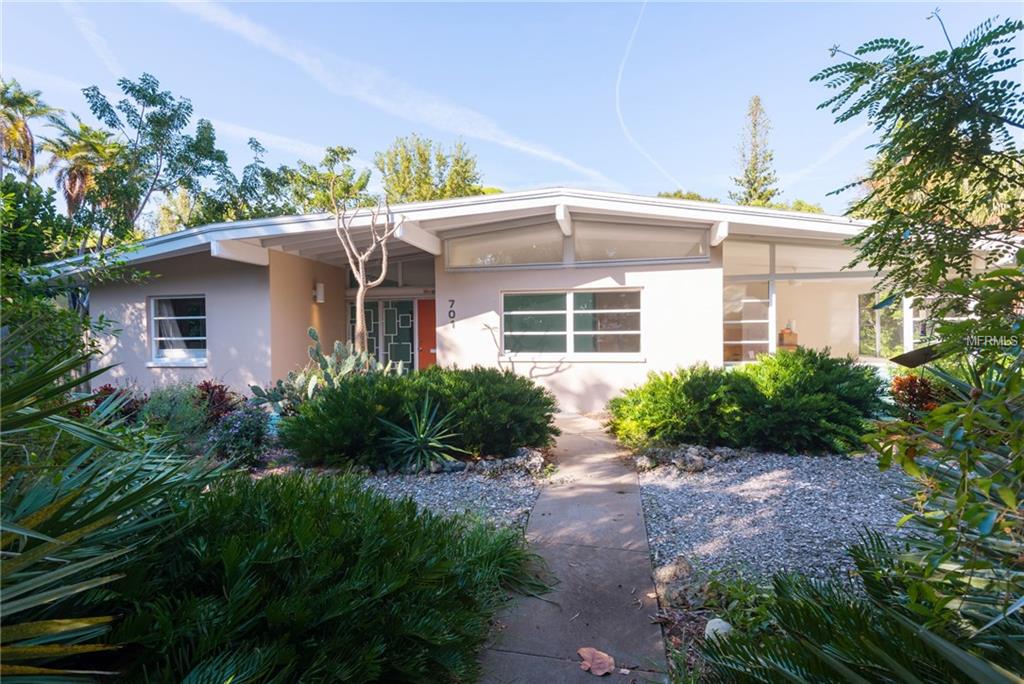 701 PINELLAS POINT DRIVE S, ST PETERSBURG, Florida 33705, 3 Bedrooms Bedrooms, 9 Rooms Rooms,2 BathroomsBathrooms,Residential,For sale,PINELLAS POINT,U7845808