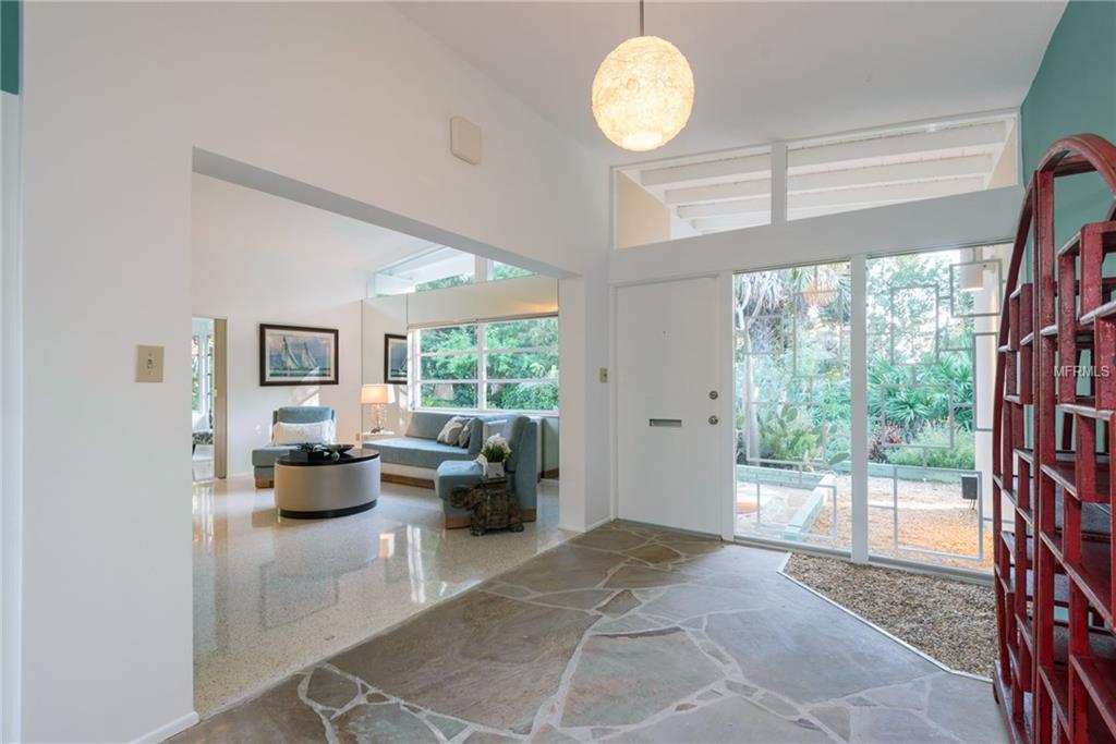 701 PINELLAS POINT DRIVE S, ST PETERSBURG, Florida 33705, 3 Bedrooms Bedrooms, 9 Rooms Rooms,2 BathroomsBathrooms,Residential,For sale,PINELLAS POINT,U7845808