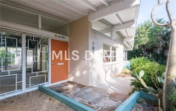701 PINELLAS POINT DRIVE S, ST PETERSBURG, Florida 33705, 3 Bedrooms Bedrooms, 9 Rooms Rooms,2 BathroomsBathrooms,Residential,For sale,PINELLAS POINT,U7845808