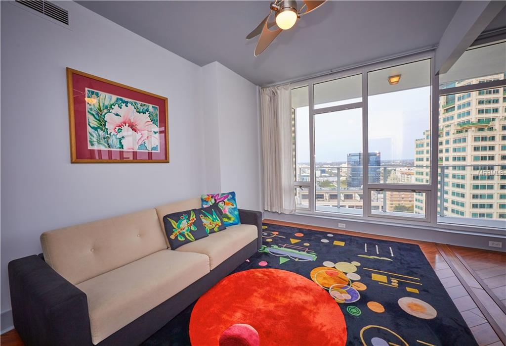 175 1ST STREET S, ST PETERSBURG, Florida 33701, 2 Bedrooms Bedrooms, 4 Rooms Rooms,2 BathroomsBathrooms,Residential,For sale,1ST,U7846511