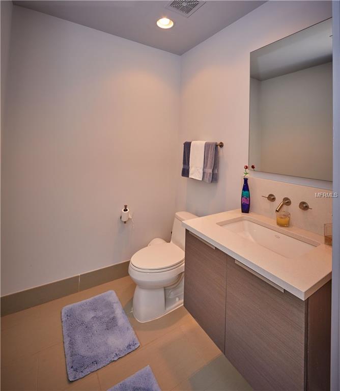 175 1ST STREET S, ST PETERSBURG, Florida 33701, 2 Bedrooms Bedrooms, 4 Rooms Rooms,2 BathroomsBathrooms,Residential,For sale,1ST,U7846511