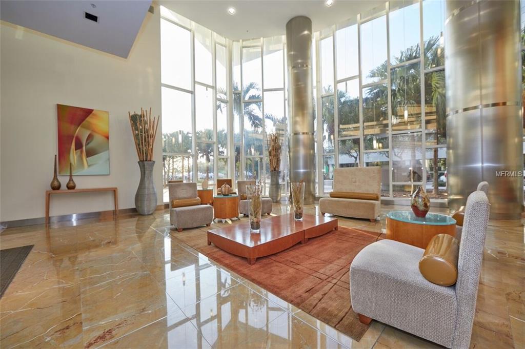 175 1ST STREET S, ST PETERSBURG, Florida 33701, 2 Bedrooms Bedrooms, 4 Rooms Rooms,2 BathroomsBathrooms,Residential,For sale,1ST,U7846511