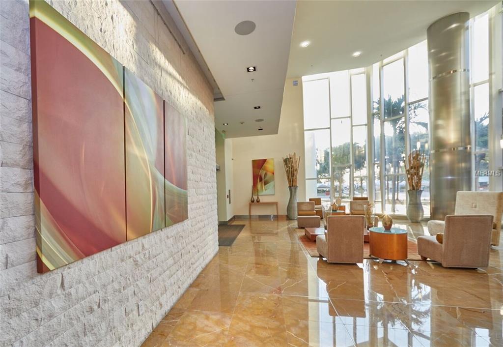 175 1ST STREET S, ST PETERSBURG, Florida 33701, 2 Bedrooms Bedrooms, 4 Rooms Rooms,2 BathroomsBathrooms,Residential,For sale,1ST,U7846511