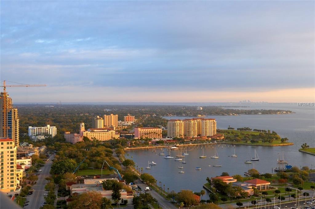 175 1ST STREET S, ST PETERSBURG, Florida 33701, 2 Bedrooms Bedrooms, 4 Rooms Rooms,2 BathroomsBathrooms,Residential,For sale,1ST,U7846511